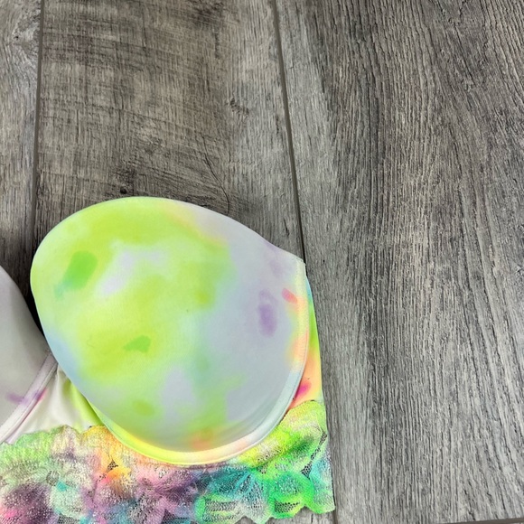 36D VS Strapless Bustier Bra - Picture 4 of 13